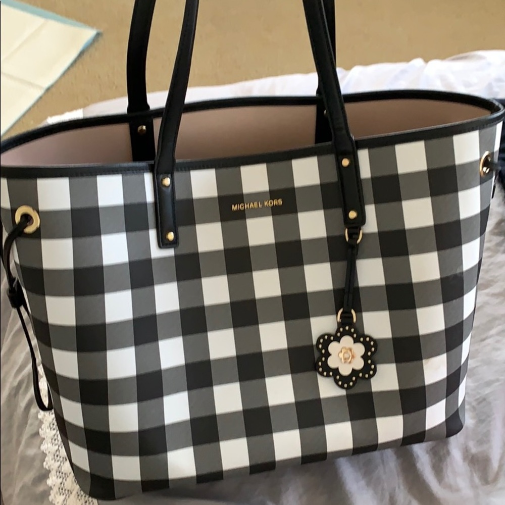 MK tote